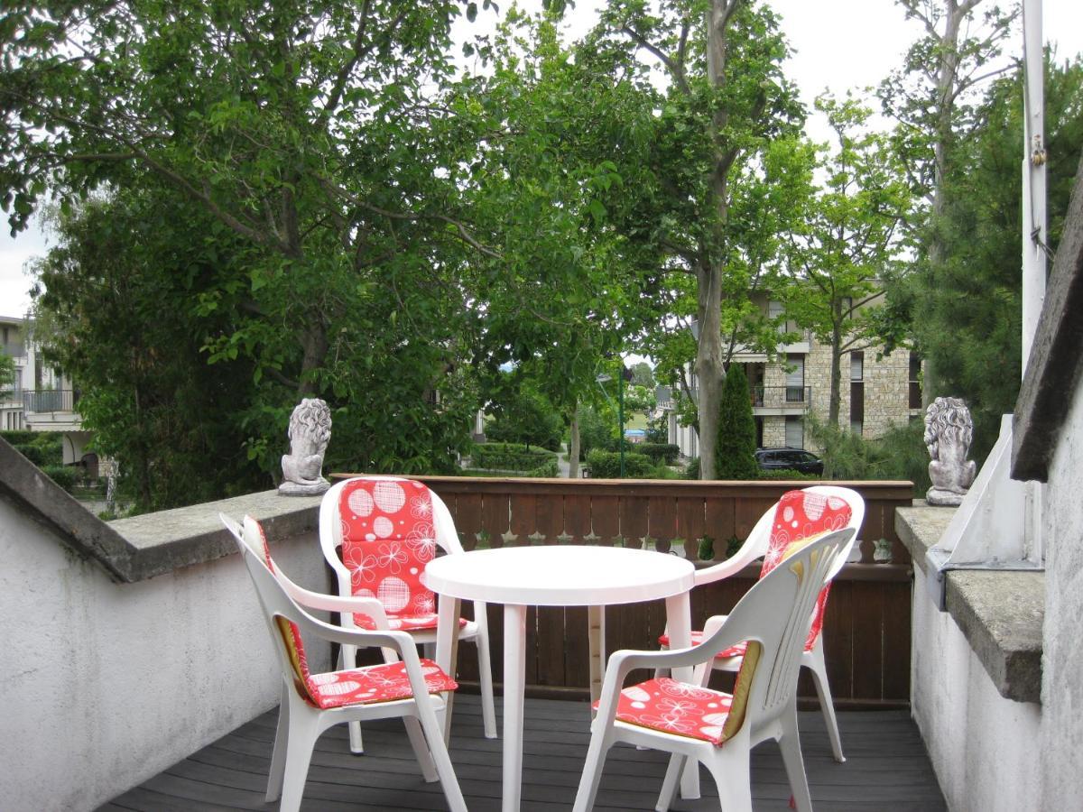 Rent A Scooter Vendeghaz Apartment Zamardi Exterior photo